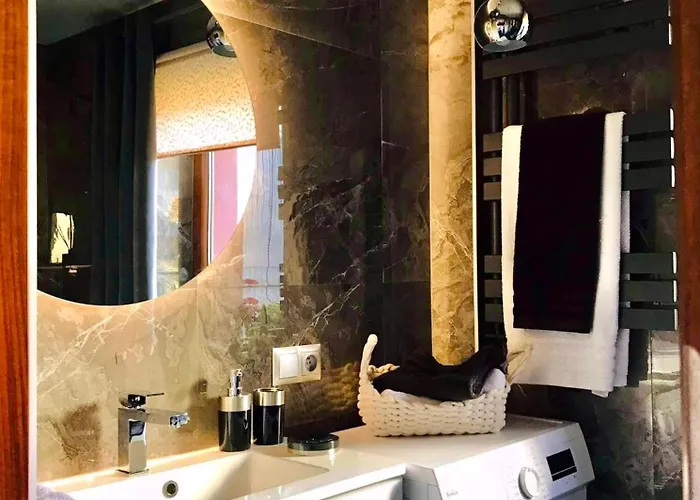 Podczerwone דירה *